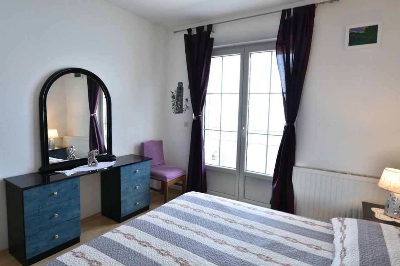 Apartments Brico Primošten المظهر الخارجي الصورة