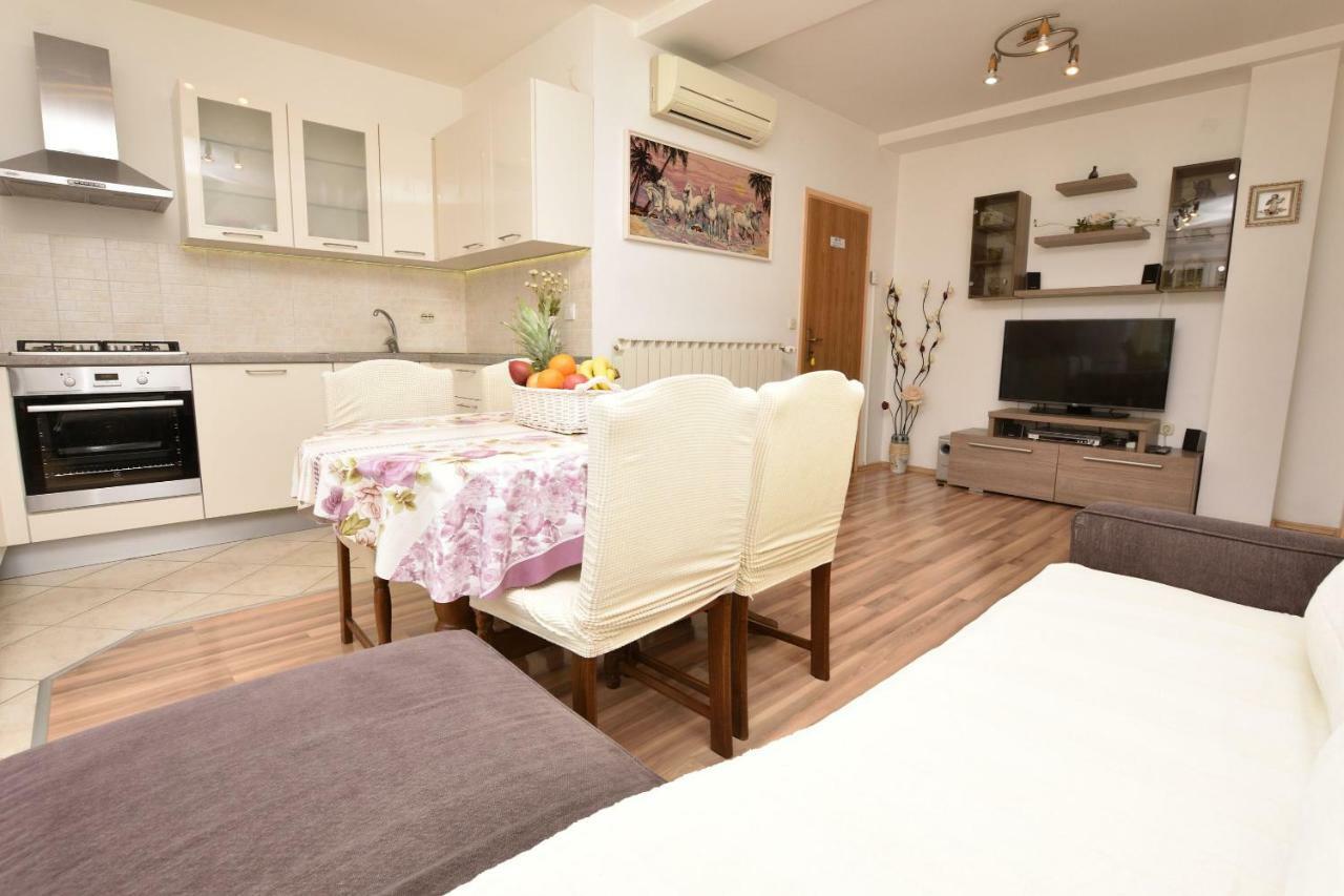 Apartments Brico Primošten المظهر الخارجي الصورة