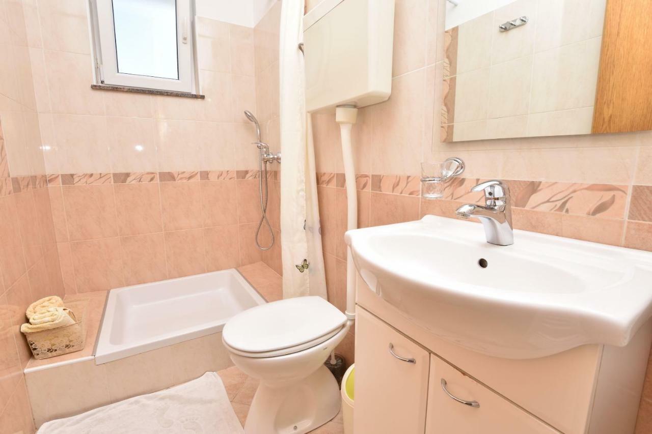 Apartments Brico Primošten المظهر الخارجي الصورة
