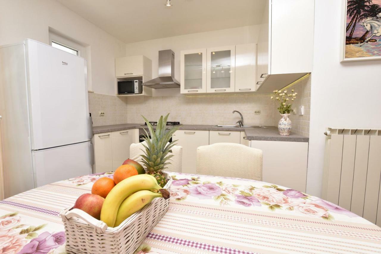 Apartments Brico Primošten المظهر الخارجي الصورة