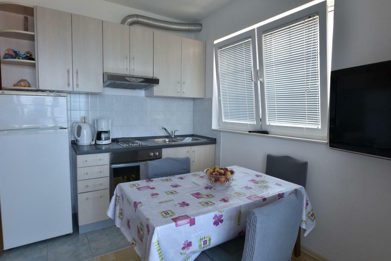 Apartments Brico Primošten المظهر الخارجي الصورة