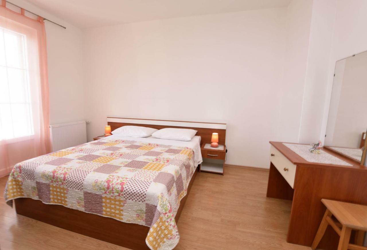 Apartments Brico Primošten المظهر الخارجي الصورة
